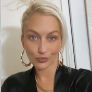 Meet your Posher, Chana